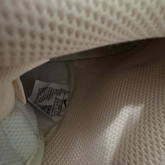 Nike Dunk High "Crimson Tint" - Picture 3 of 6